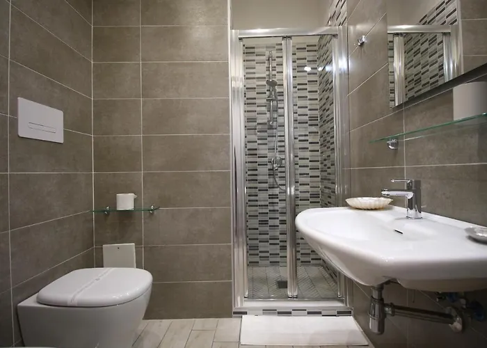 Alojamento de Acomodação e Pequeno-almoço Recia Nápoles